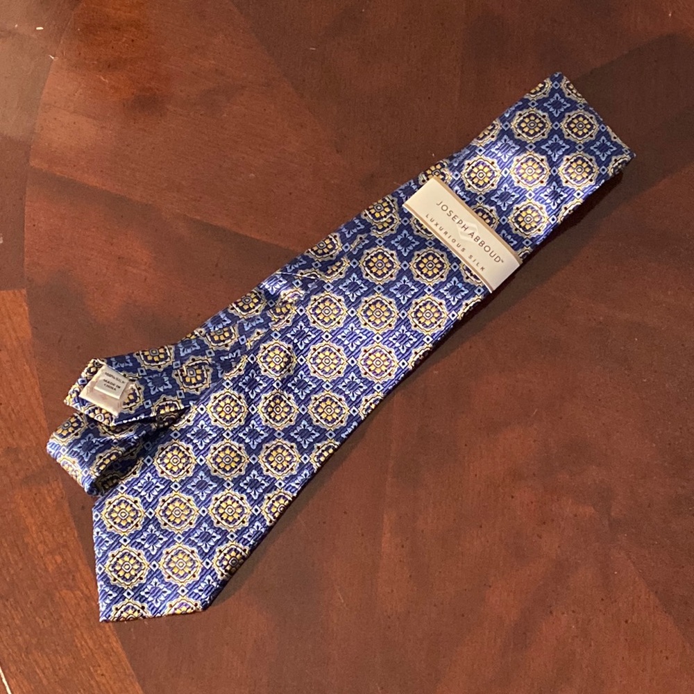 ❤️🤍💙 NWT Joseph Abboud silk tie Blue/Yellow